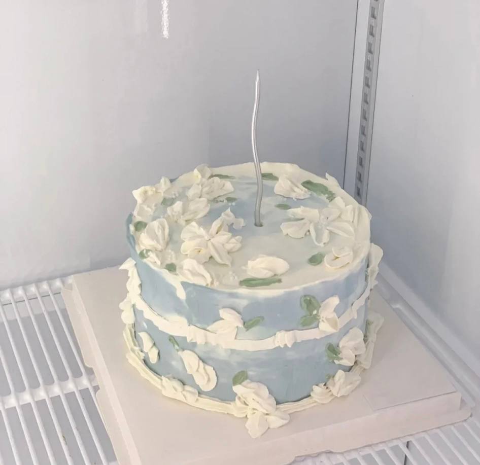 Buttercream Floral Blue Vintage Dreams Cake