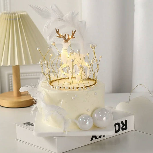 White Dreamy Reindeer Cake