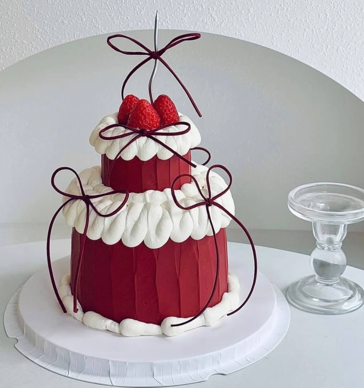 Red Christmas Ribbon Cake