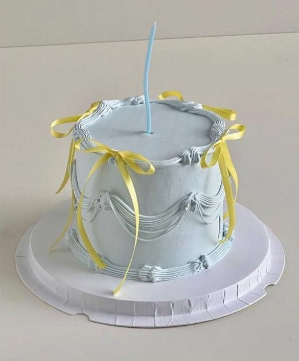 Blue Ribbon Vintage Cake