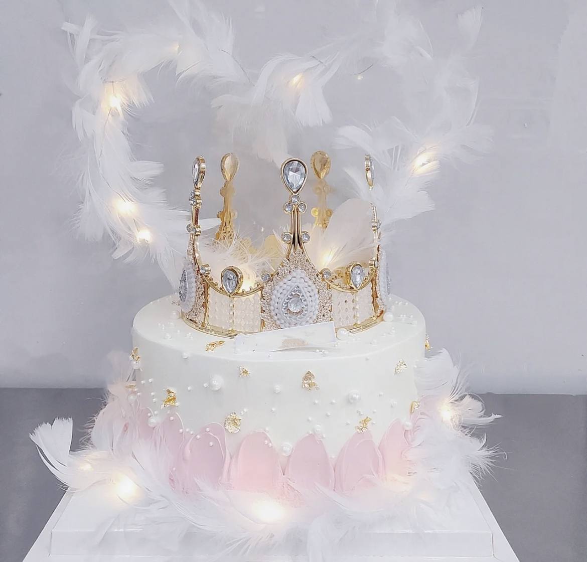Feather Dreamy Cakes | Kid's Best Cake Delivery in Singapore