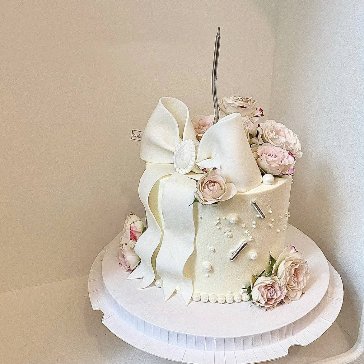 White Floral Ribbon Cake