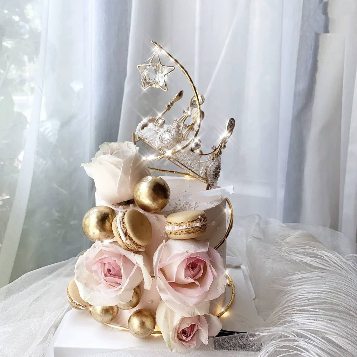 Sparkle Starry Floral Gold Cake