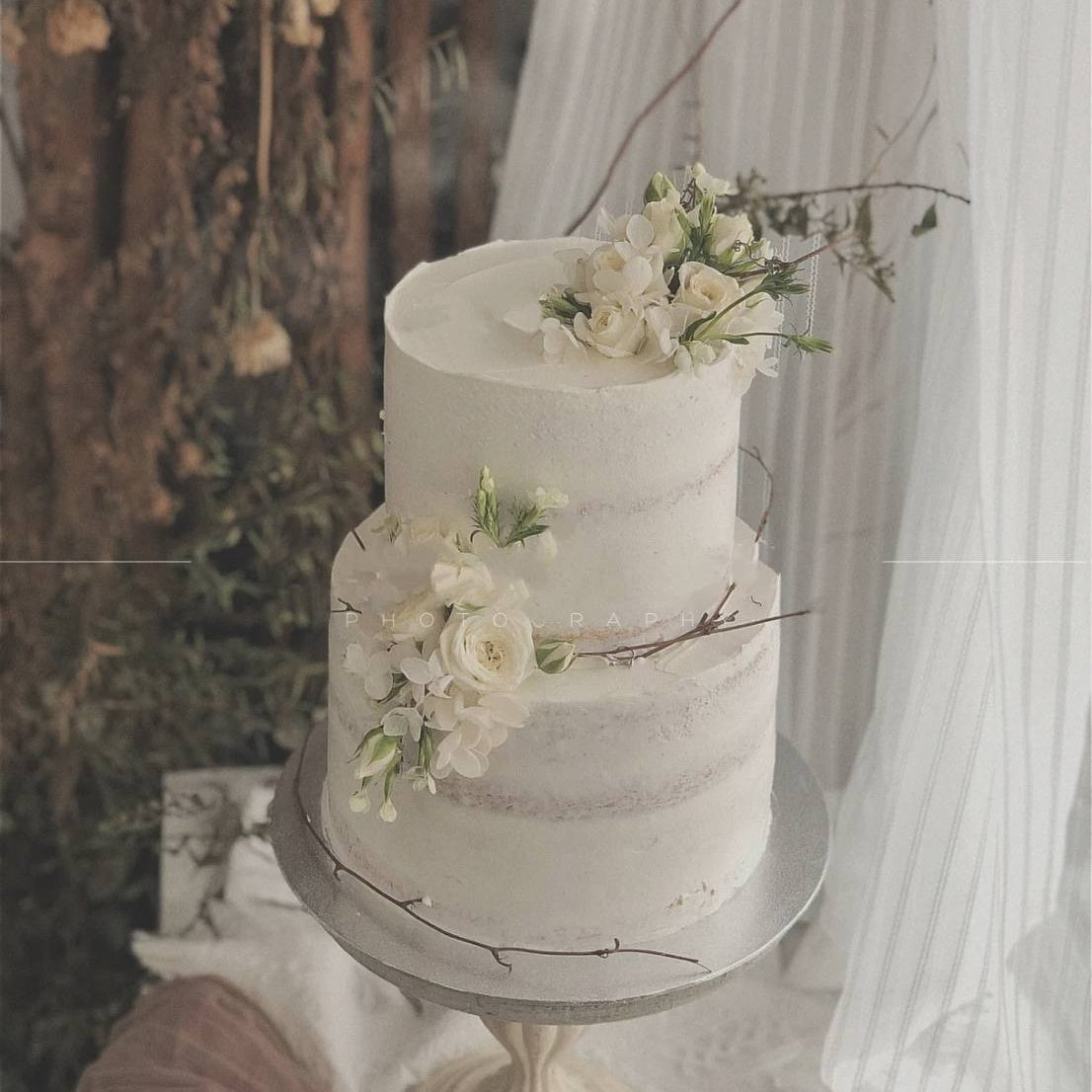 Minimalist Semi Naked Rustic Wedding Cake