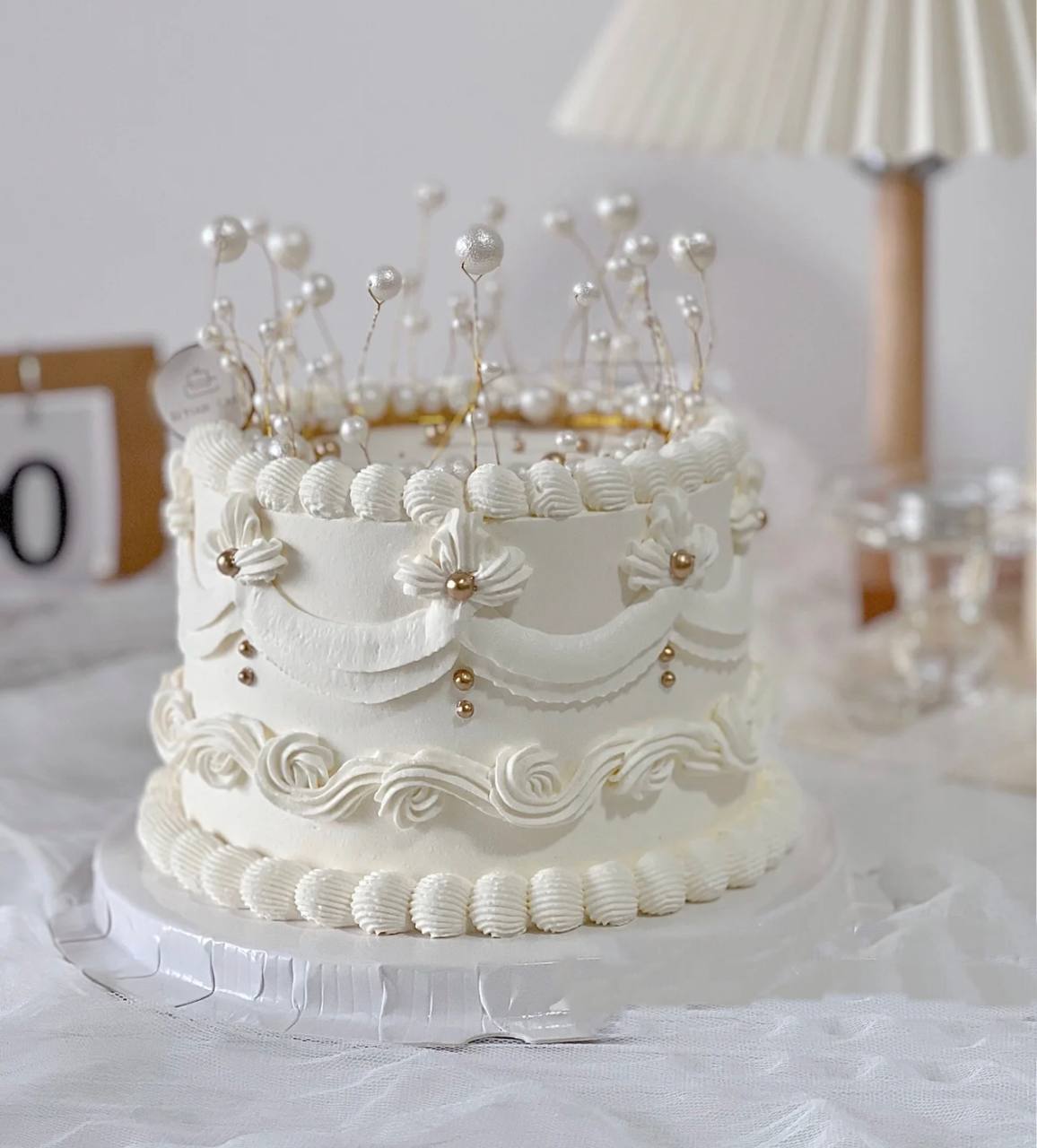 Pearl Princess White Crown Cake