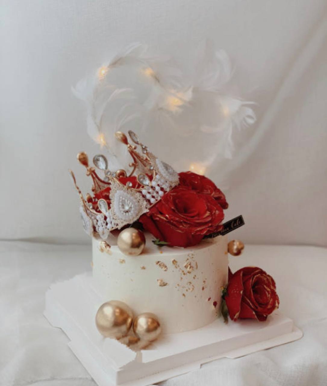 Red Rose Crown Feather Elegant Cake