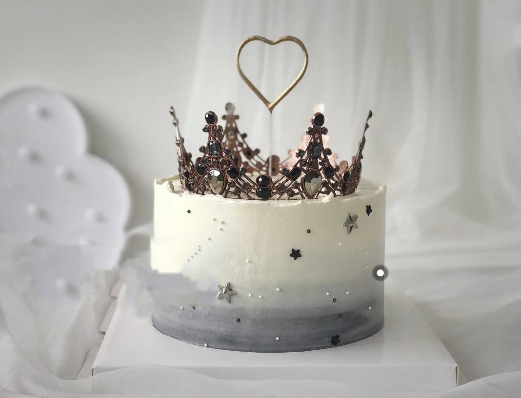 Ombre Gray x Black Crown Cake
