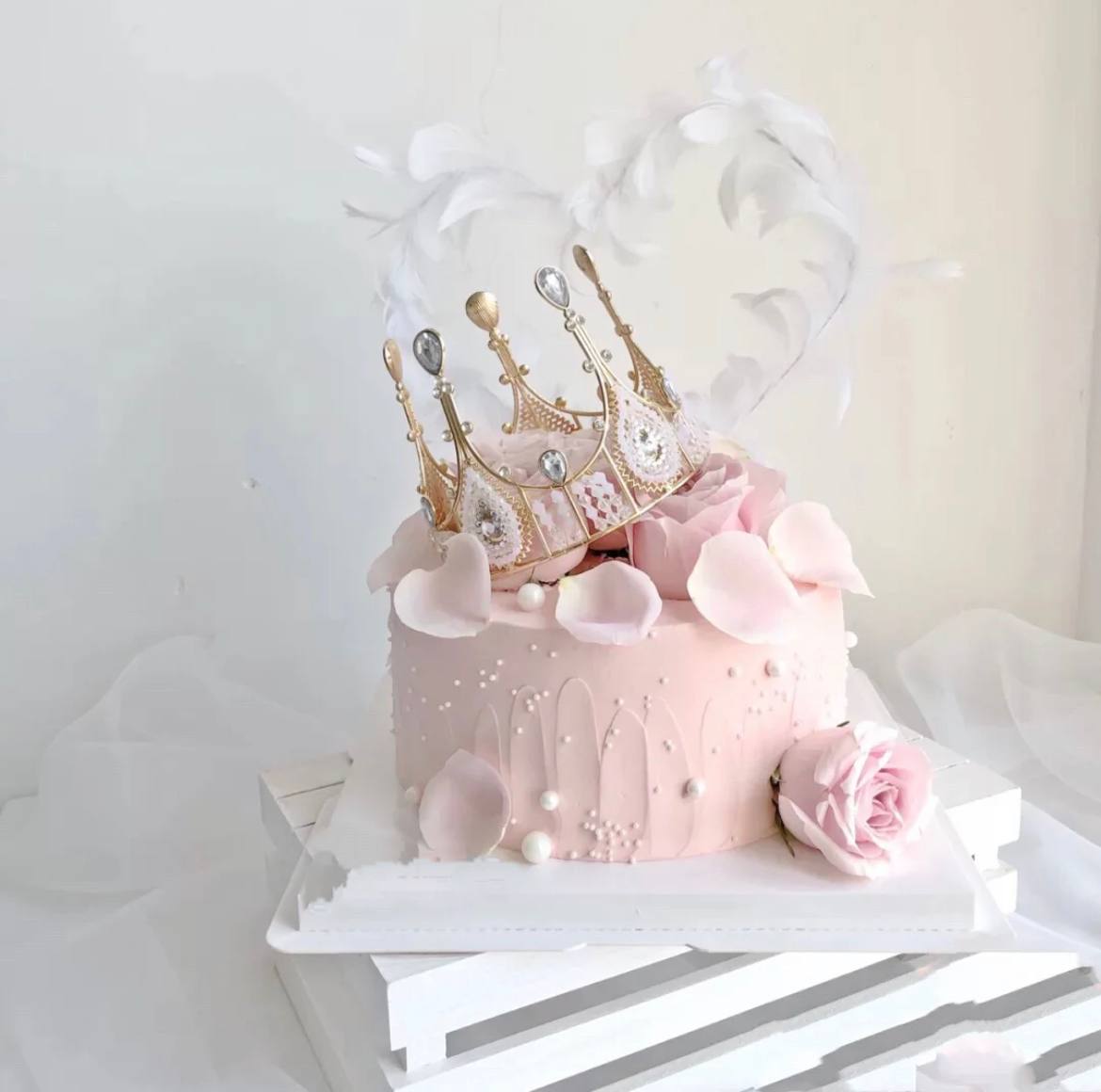 Dainty Pink Rose Crown Cake