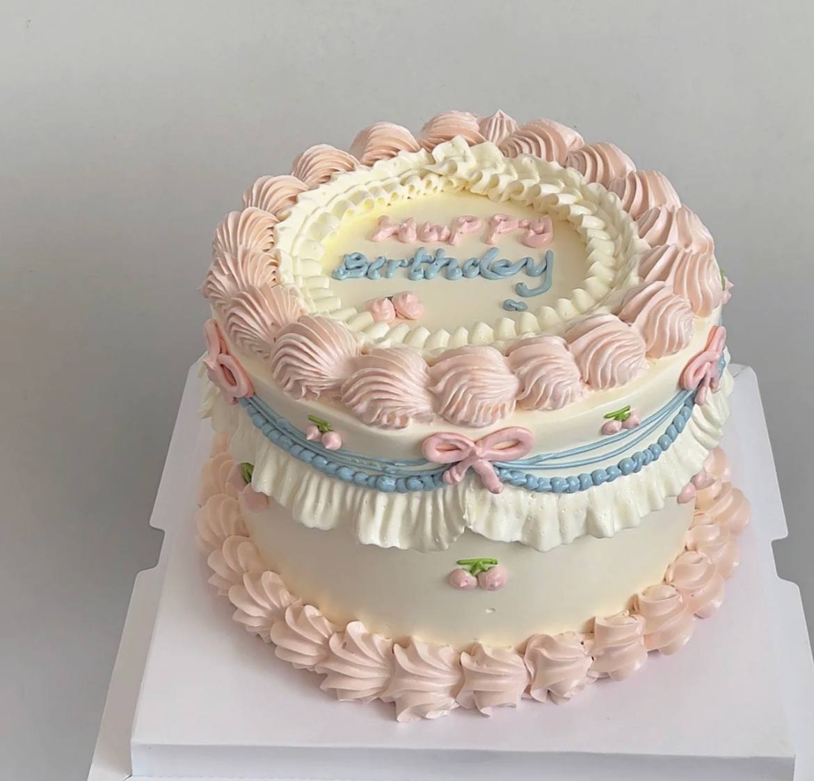 Pastel Vintage Cake